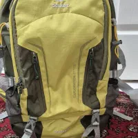 کوله پشتی دیوتر و کاپشن پر سبک