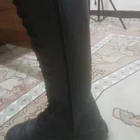 بوت بلند|کیف، کفش، کمربند|مسجد سلیمان, |دیوار