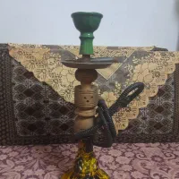 یک عدد قلیون چوبی