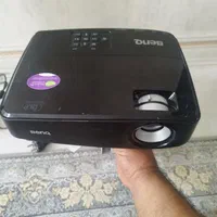 ویدیو پروژکتور به همراه پایه و پرده نمایش|تلویزیون و پروژکتور|تهران, عبدل‌آباد|دیوار