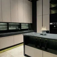 کابینت مات هایگلاس با فریملس و اجرای جزیره