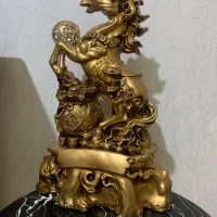 تعدادی مجسمه همگی سالم