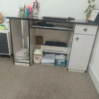 میز تحریر در حده نو