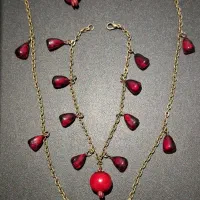 گردنبند و دستبند و گوشواره دست‌ساز هنری