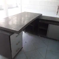 یک عدد میز مدیریت از جنس MDF|میز تحریر و کامپیوتر|خمینیشهر, |دیوار