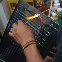 نصب اسپیلت و تعمیرات و تعمیرات یخچال خانگی و مغازی|خدمات پیشه و مهارت|زهک, |دیوار