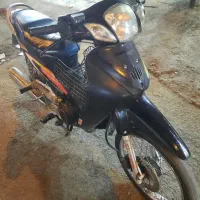 موتور سیکلت لاکی