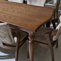 میزغذاخوری کاملا سالم و بدون استفاده  نو