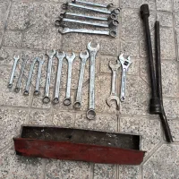 مقداری آچار و دو عدد گیر پمپ و آچار چرخ با دسته|قطعات یدکی و لوازم جانبی|اصفهان, شیخ اشراق|دیوار