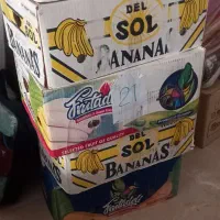 تعداد زیادی کارتن جعبه موزی