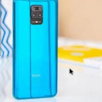 گوشی فروشی در حد نو در حال استفاده