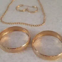 طلا ۱۰۰ بالای تابلو