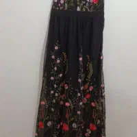 تعدادی لباس مجلسی|لباس|اشکذر, |دیوار