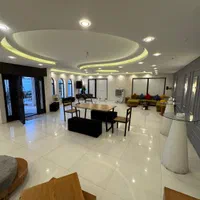 عمارت لوکس مرمر میزبان شما|اجارهٔ کوتاه‌مدت ویلا و باغ|تهران, دریاچه شهدای خلیج فارس|دیوار