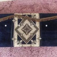 پشتی و ساعت