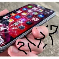 گوشی شکسته اب خورده و خاموش