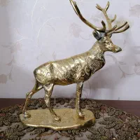 گوزن برنز نسبتا بزرگ