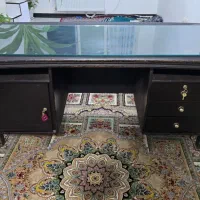 میز مدیریتی و تحریر جادار و محکم با شیشه  محافظ