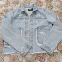 کت لی|لباس|بهارستان, |دیوار