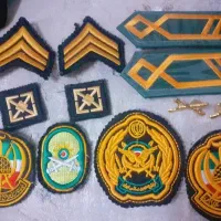 کلاه و آرم لباس نظامی