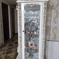 ساعت ایستاده و بوفه