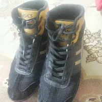 کفش کشتی در حد نو