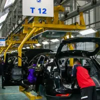 جذب و استخدام نیروی کار برای تولید قطعات خودرویی