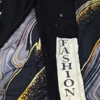 تعدادی لباس نو و درحدنو|لباس|ساری, |دیوار