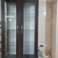 ویترین شیشه ای   و ویترین از ام دی اف