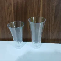 لیوان در دو سایز