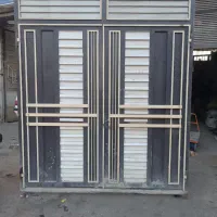 درب حیاط .پنجره درب اتاق خواب