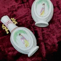 تعداد زیادی لوازم قدیمی و کلکسیونی