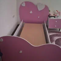 تخت دخترانه و پا تختی
