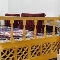 تخت سنتی چوبی|مبلمان خانگی و میز عسلی|قم, دورشهر|دیوار