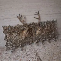 مجسمه رخت اویز