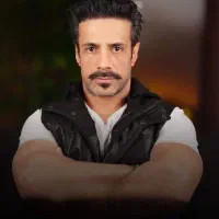کاشت مو ابرو ریش تارکوب