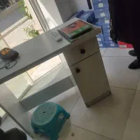 یک عدد میز. و تعدادی رگال کفش|فروشگاه و مغازه|بندر گناوه, |دیوار