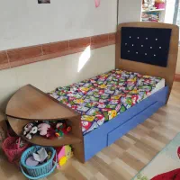 تخت و تشک و کمد و میز کودک