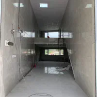 تجاری بر خیابان اصلی