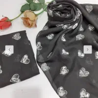 شال مشکی سفید طرح قلب فقط یکی مونده|لباس|کرمان, |دیوار