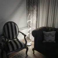 آباژور ایستاده پادینا|چراغ خواب و آباژور|تهران, فلسطین (میدان انقلاب)|دیوار