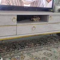 میز تلویزیون نو نو هستش چند ماه خریدم