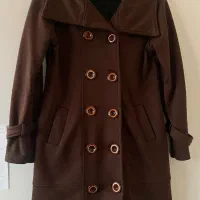 پالتو قهوه‌ای در حد نو