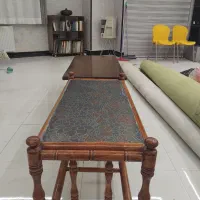 دو عددگل میز چوبی