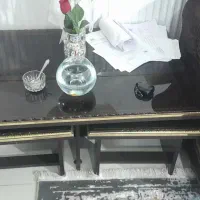 میز عسلی و یک دست مبل ۷ نفره