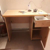 فروش یک عددمیزتحریروکامپیوتر