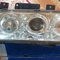 یک جفت چراغ جلو اس ال ایکس