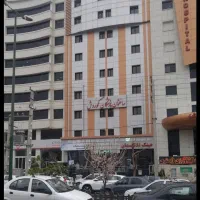 مطب ۸۰ متری در ساختمان پزشکان کوروش جنب بیمارستان