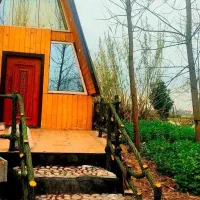 اجاره-کلبه-سویسی-برکه-با-کولر