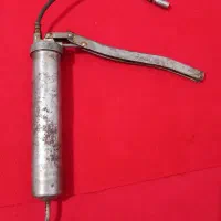 یک عددگریس پمپ ویک عددفلکه سمباده ته نواری